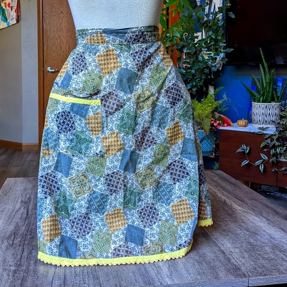 Vintage Women's Apron with Pocket - Picture 1 of 3